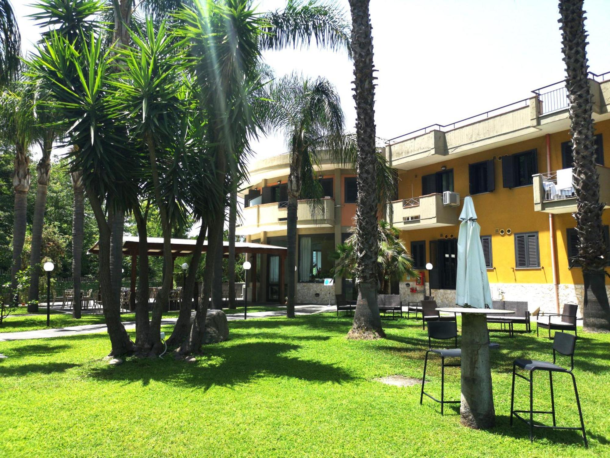 Oasi Park Hotel ماسكالي المظهر الخارجي الصورة