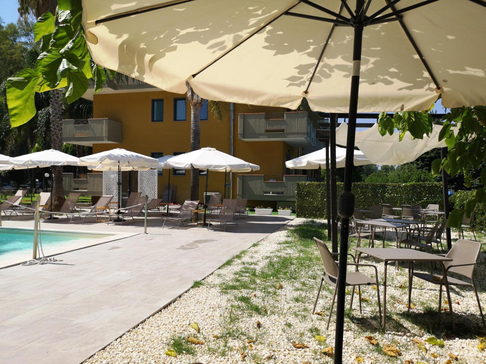 Oasi Park Hotel ماسكالي المظهر الخارجي الصورة